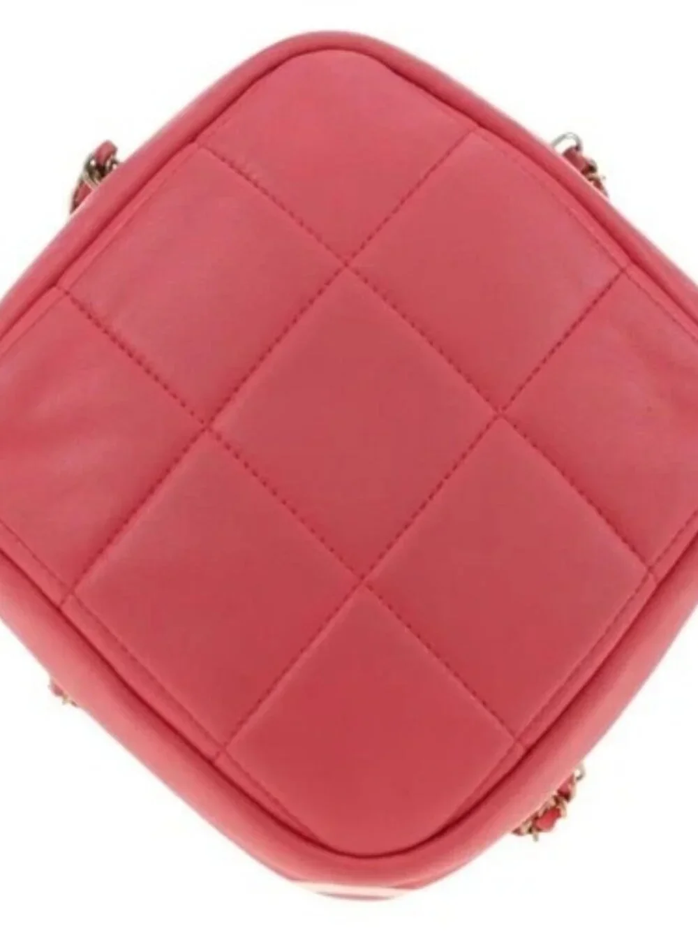 CHANEL brand	chanel color	pink